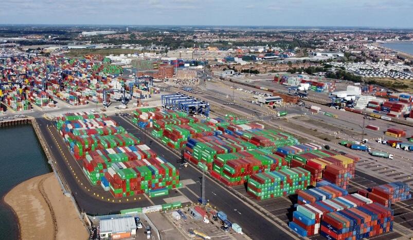 Strike Begins at UKs Biggest Container Port